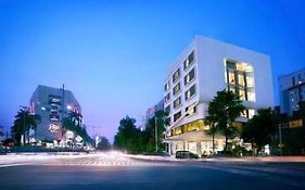 Maxone Premier Melawai